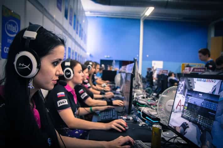 The best gamer girls in Counter-Strike